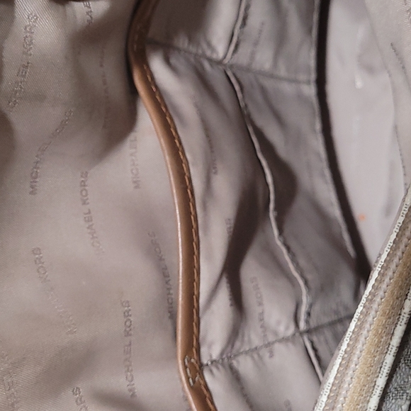 Michael Korks Handbag Tote - Picture 9 of 16